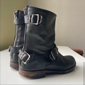 Frye Veronica back zip strap boots black leather size 8.5